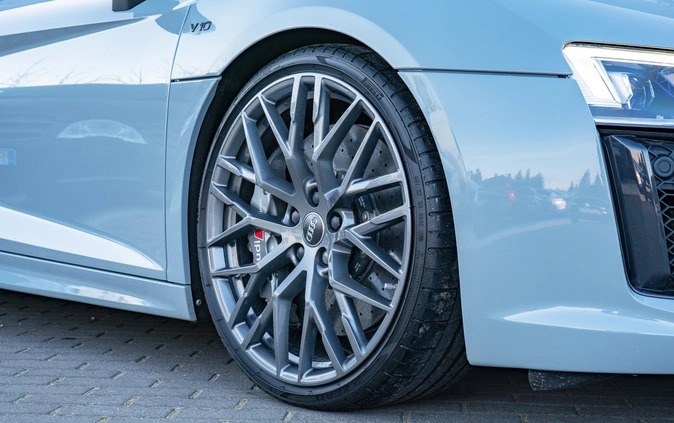 Audi R8 cena 528000 przebieg: 42000, rok produkcji 2017 z Janikowo małe 277